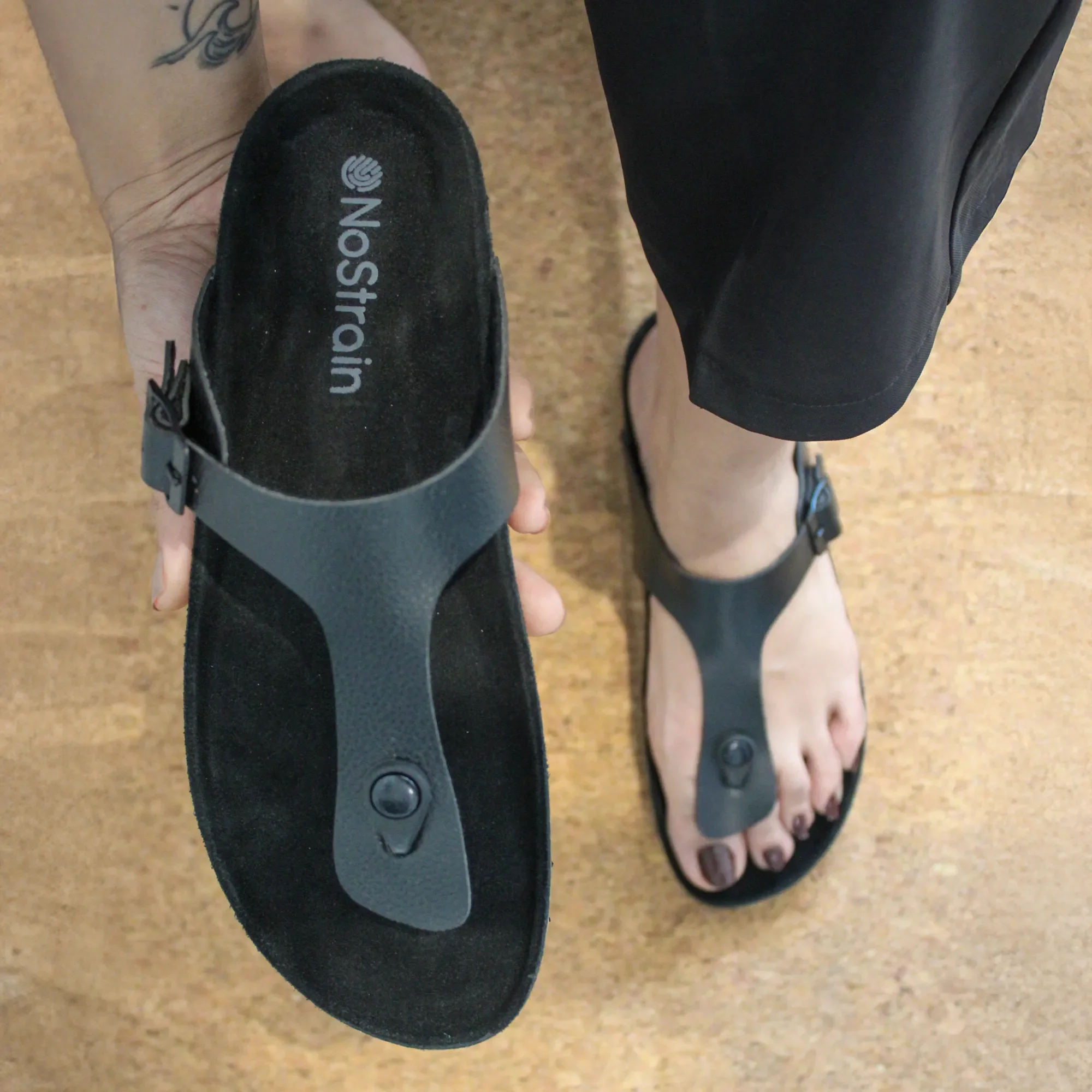 Thong Cork Black Leather Sandals for Women 2.0 - Image 9